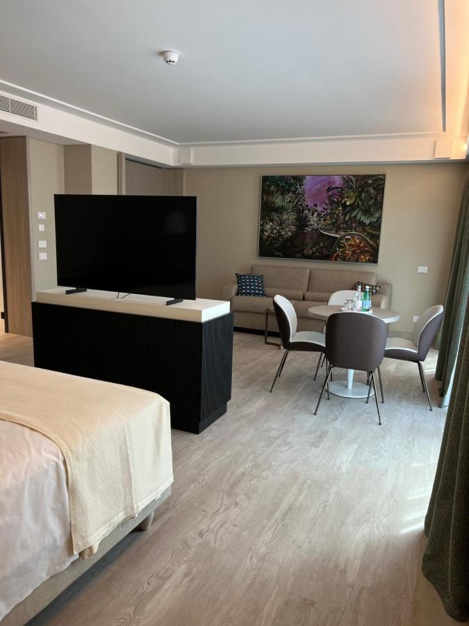 Ceccarini 9 Home Suite Home Riccione Eksteriør bilde